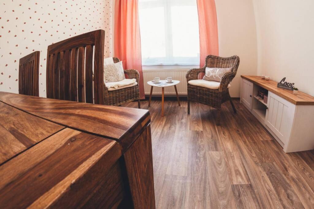 Stylovy Apartman V Centru Nachoda Екстериор снимка